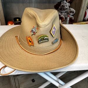 Walt Disney World, Animal Kingdom hat circa 2002 with pins Pins